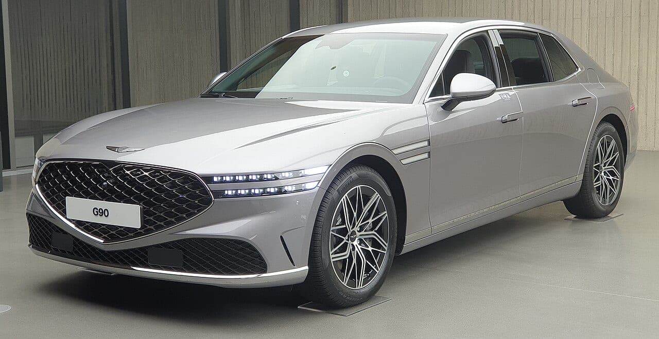 جنسیس G90